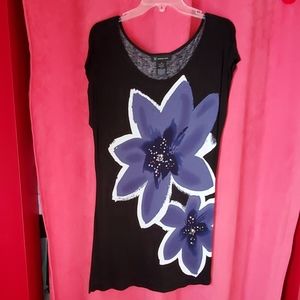 Loose-fitting longline top